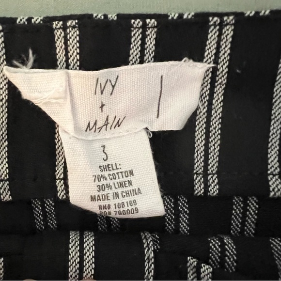 Ivy & Main Mini Skirt - Picture 3 of 4